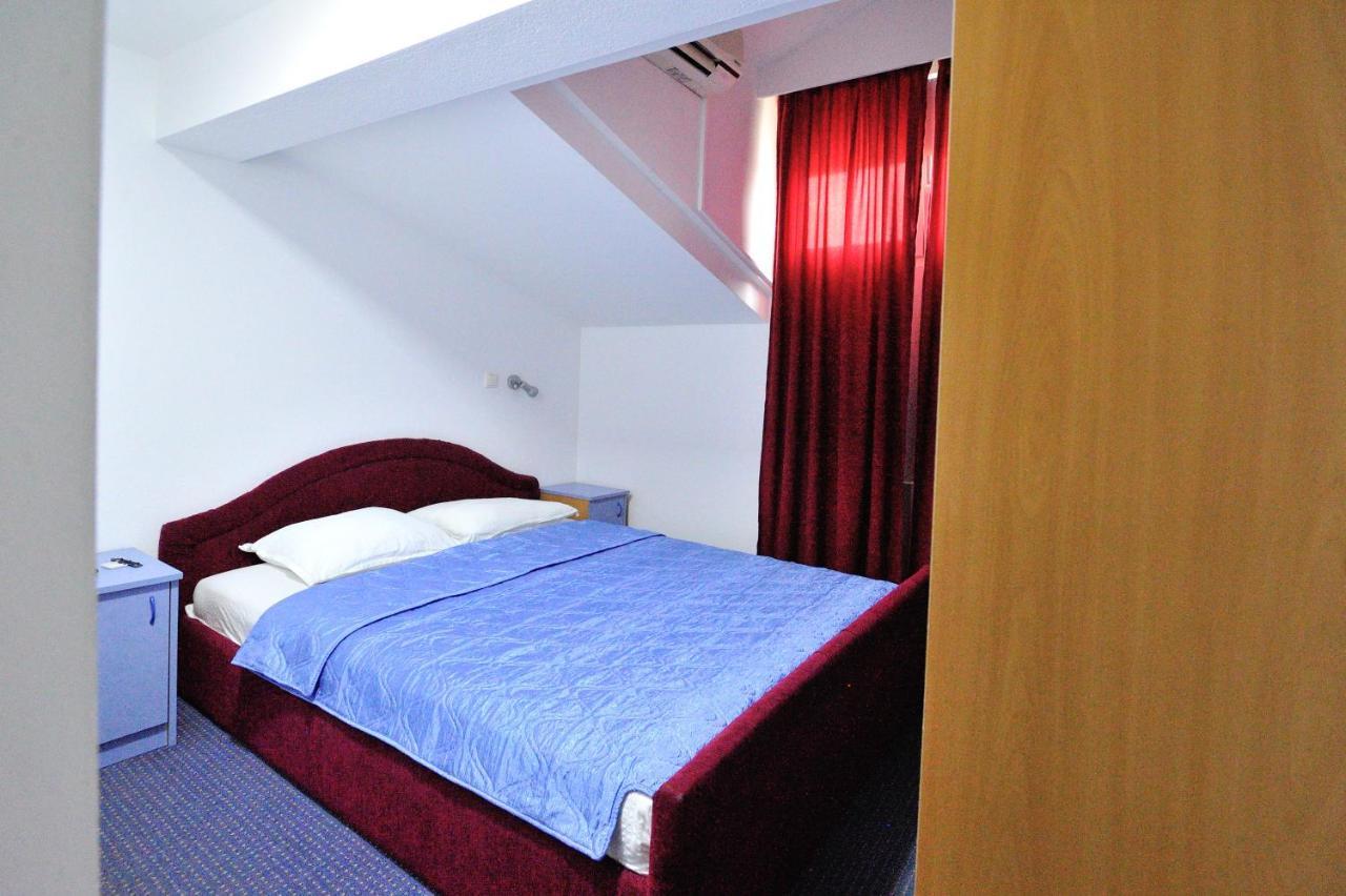 Hotel Lav Neum Exteriör bild