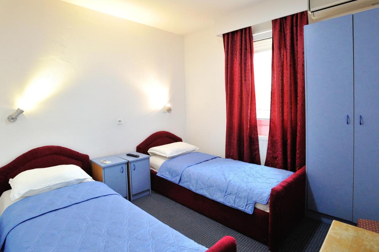 Hotel Lav Neum Exteriör bild