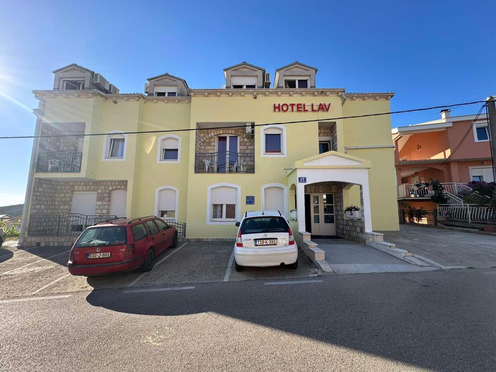 Hotel Lav Neum Exteriör bild